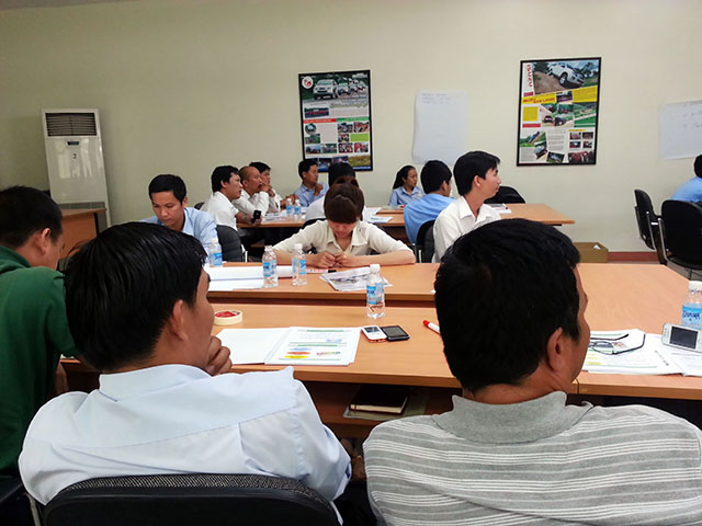 Kỹ năng bán hàng & chăm sóc Khách Hàng chuyên nghiệp - ISUZU (25 & 26.09.2014)